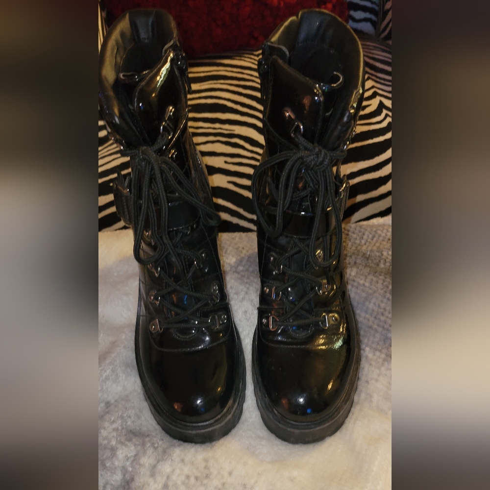 Women's platform guess boot